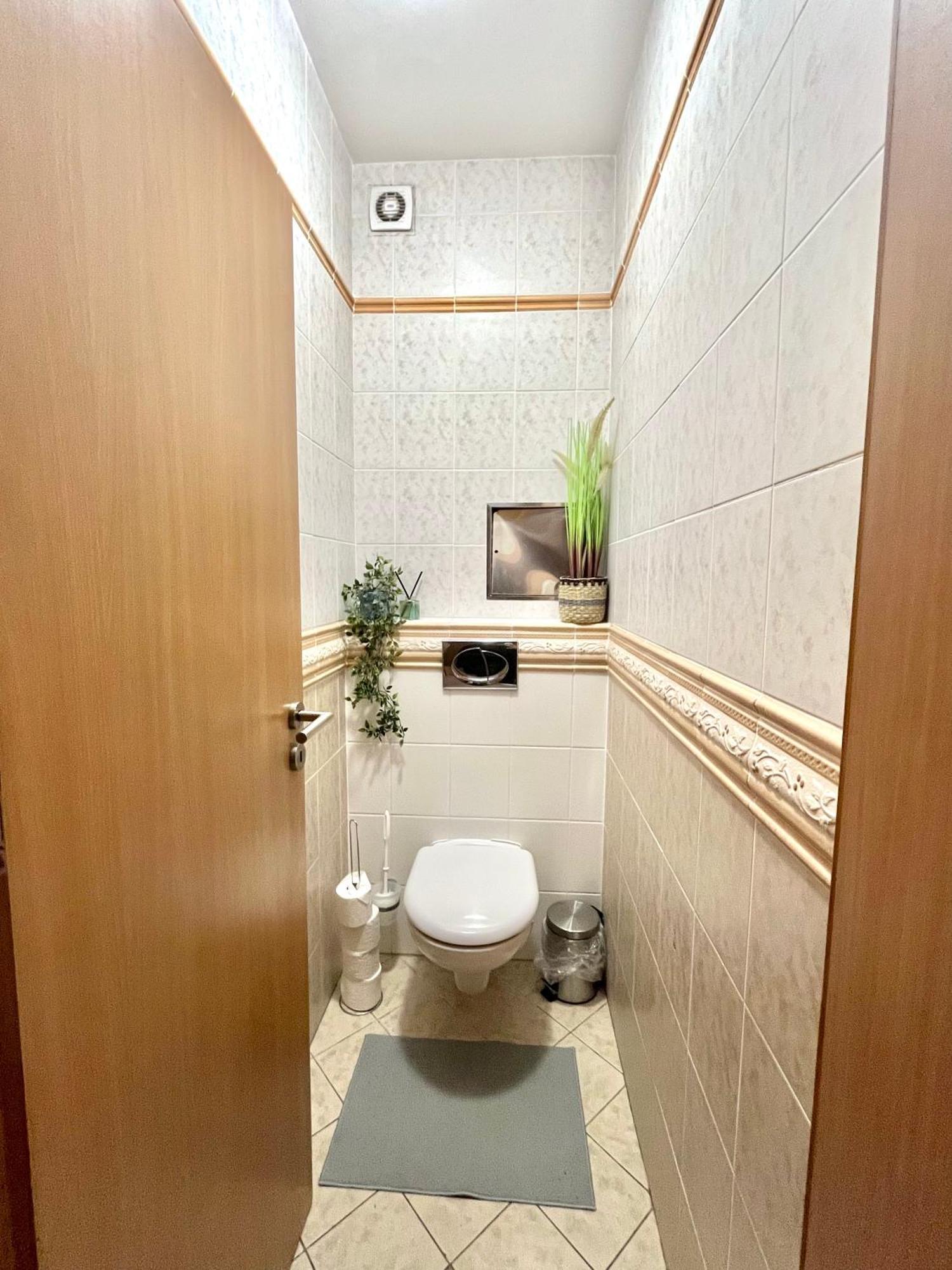 Apartment Tina - Old Town, Ac, Free Private Parking Bratislava Esterno foto